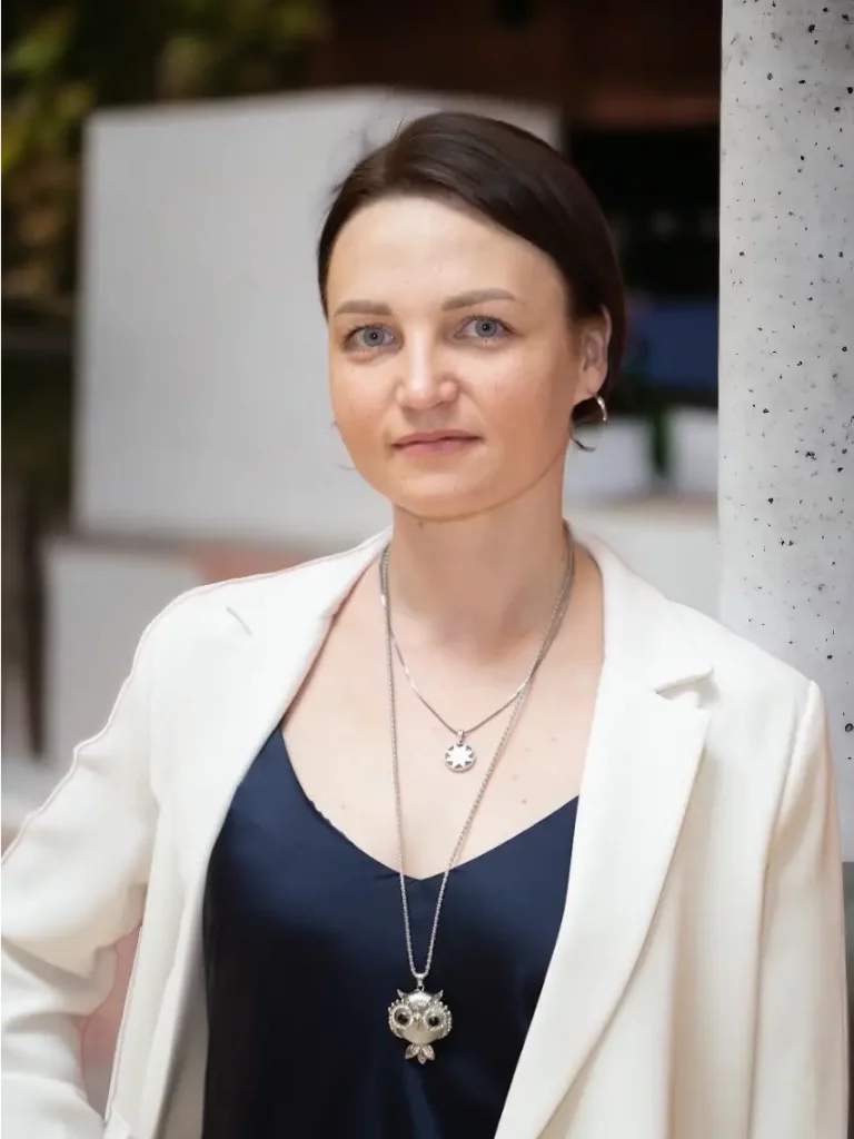 Олена Нікольська